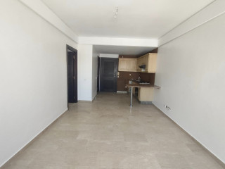 Location Studio vide au Quartier Mers Sultan