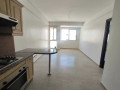 location-studio-vide-au-quartier-mers-sultan-small-0